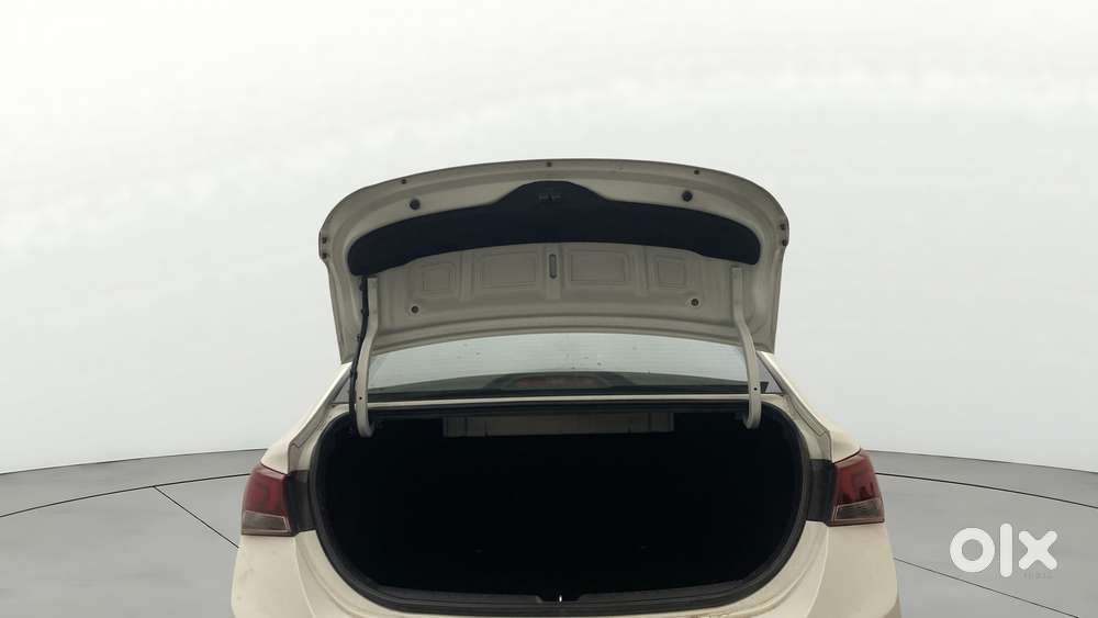 Hyundai Verna 1.6 Sx (o) Vtvt At, 2019, Petrol