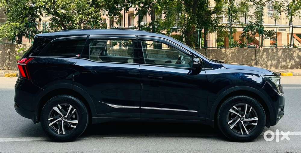 Mahindra Xuv700 2.0 Ax 5 Petrol At Str, 2022, Petrol