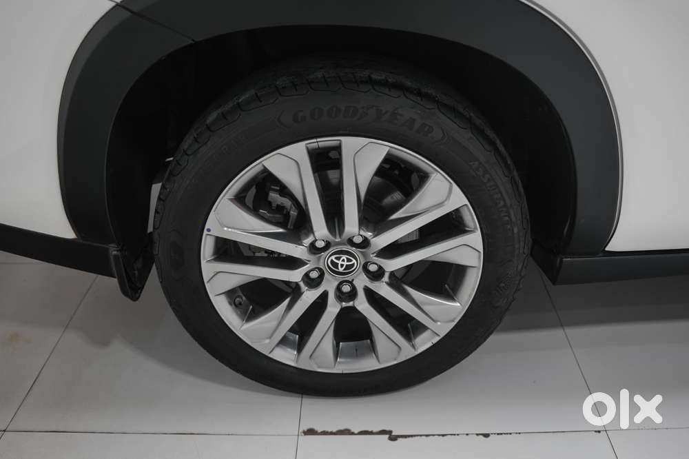 Toyota Innova Hycross 2.0 Zx Hybrid 7 Str, 2023, Petrol