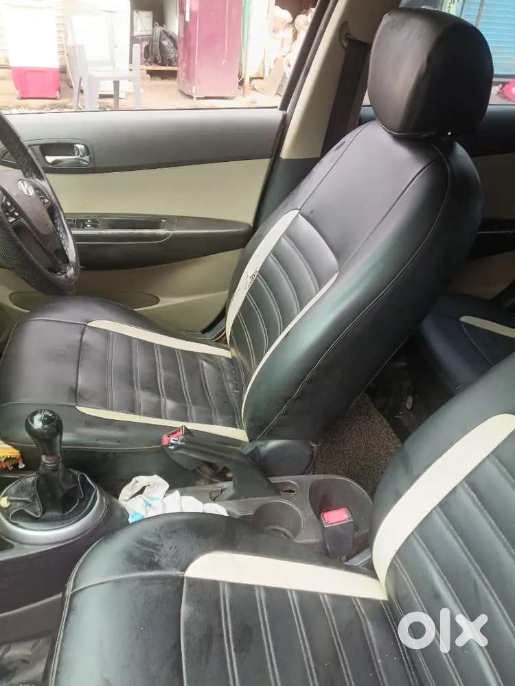 2013 Hyundai I20 Sportz New Tyer  New Battery