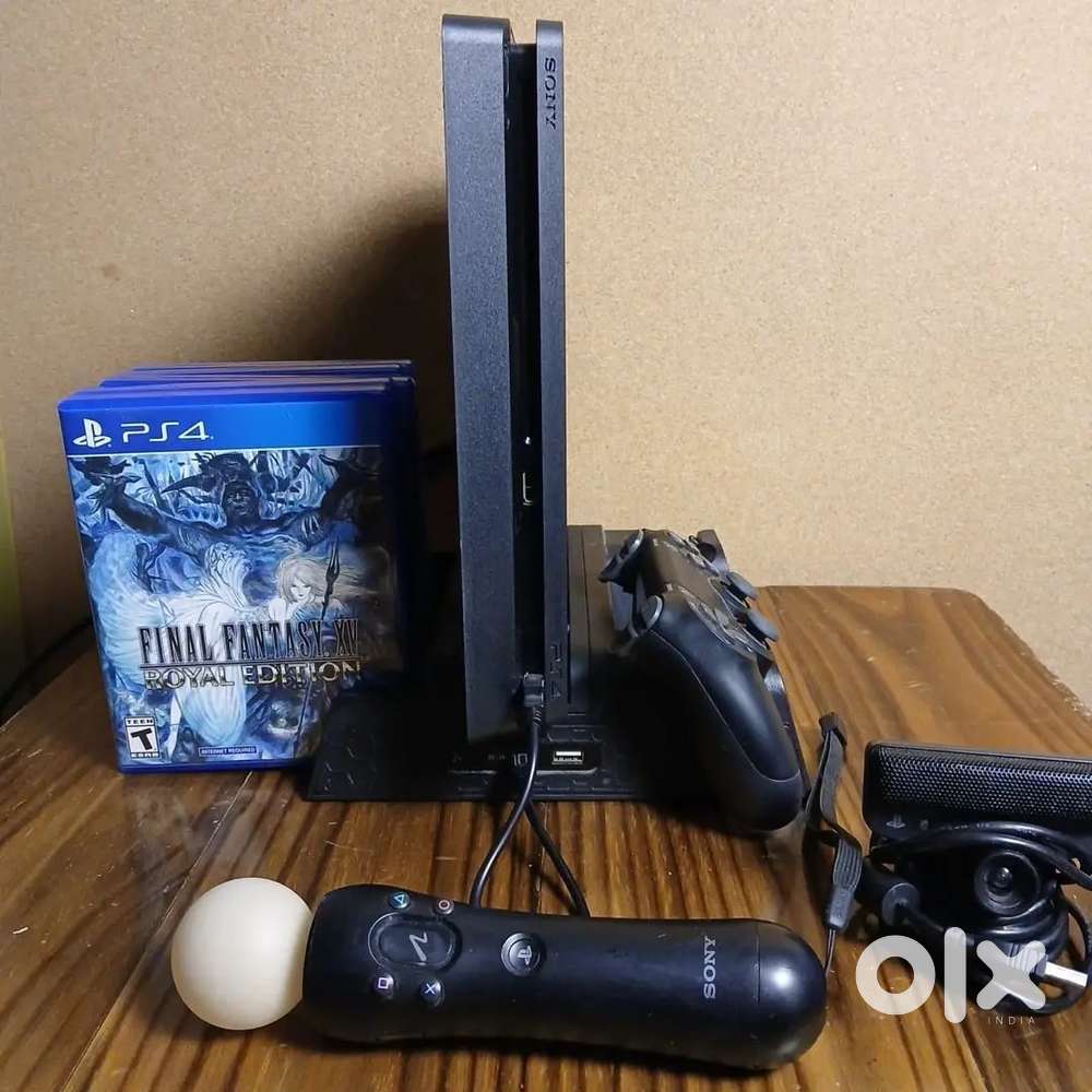 Playstation 4 500GB Console With Charging Station, Games