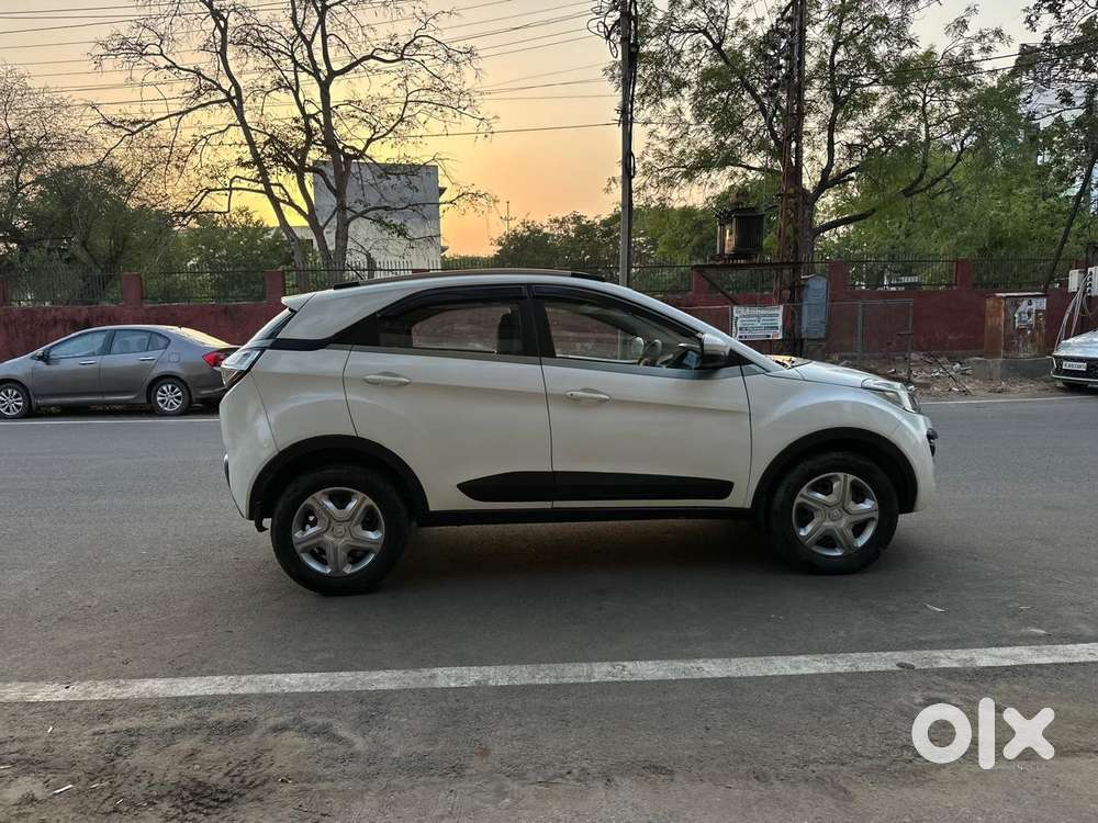 Tata Nexon 1.2 Revotron Xm (s), 2020, Diesel