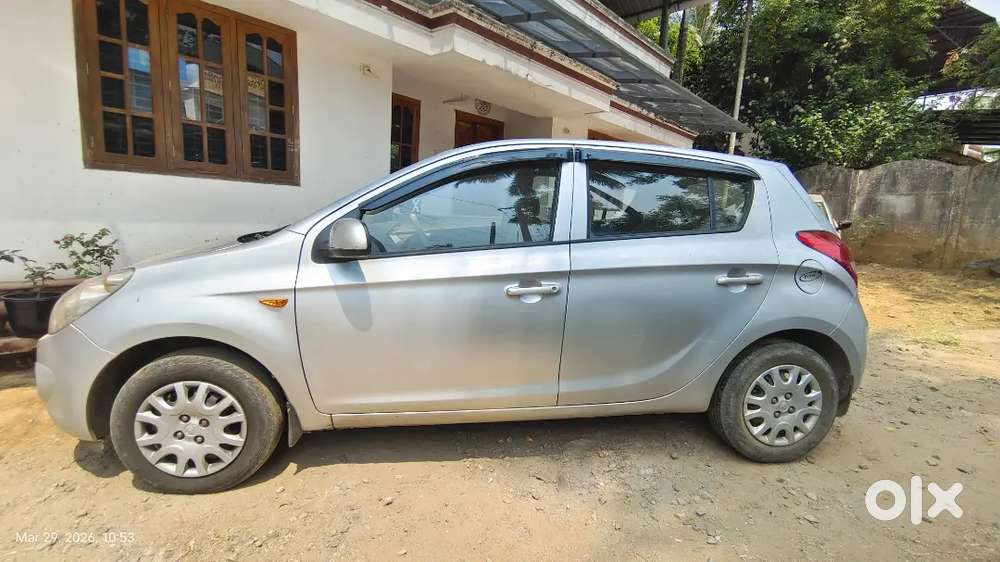 Well Maintained Hyundai I20 2009 Model Silver Colour