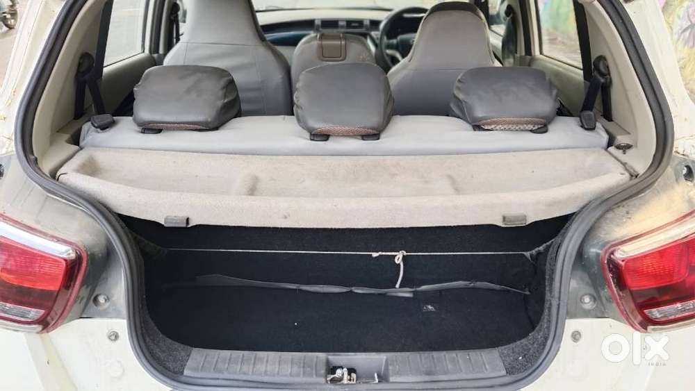 Mahindra Kuv100 Nxt 1.2 K8 Petrol 6 Str Dual Tone, 2017, Petrol