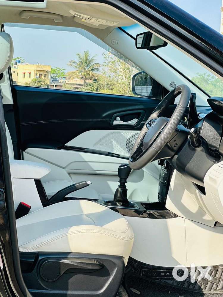 Mahindra Xuv 3xo Ax7 Diesel Mt, 2024, Diesel