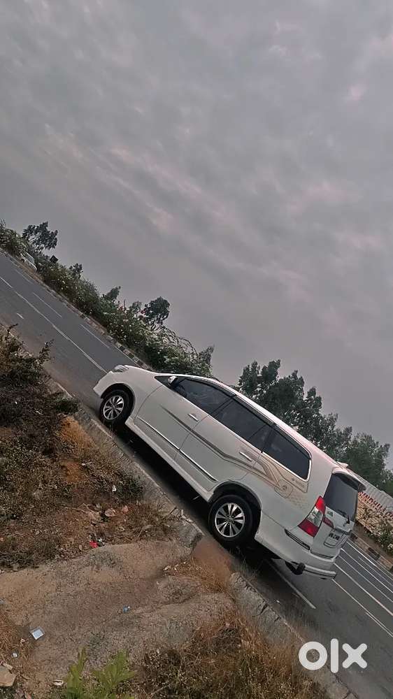 Toyota Innova 2015 Diesel 275000 Km Driven Well Maintained Chilled Ac