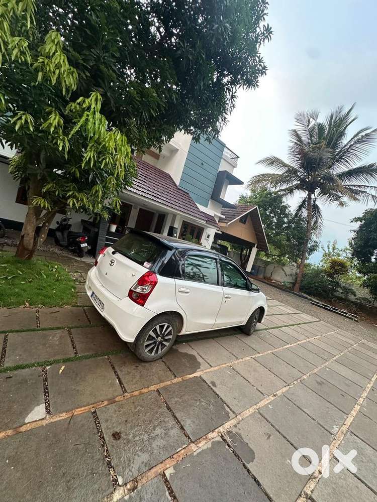 Toyota Etios Liva 2017 Petrol Well Maintained