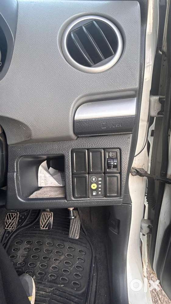 Petrol+company Fitted 28litre Lpg 2012 Model