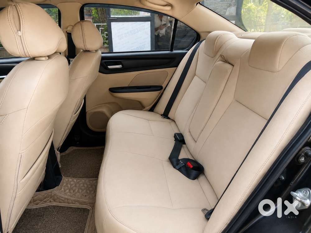 Honda Amaze Automatic Top Model — 2023 Registered  Company Service Re
