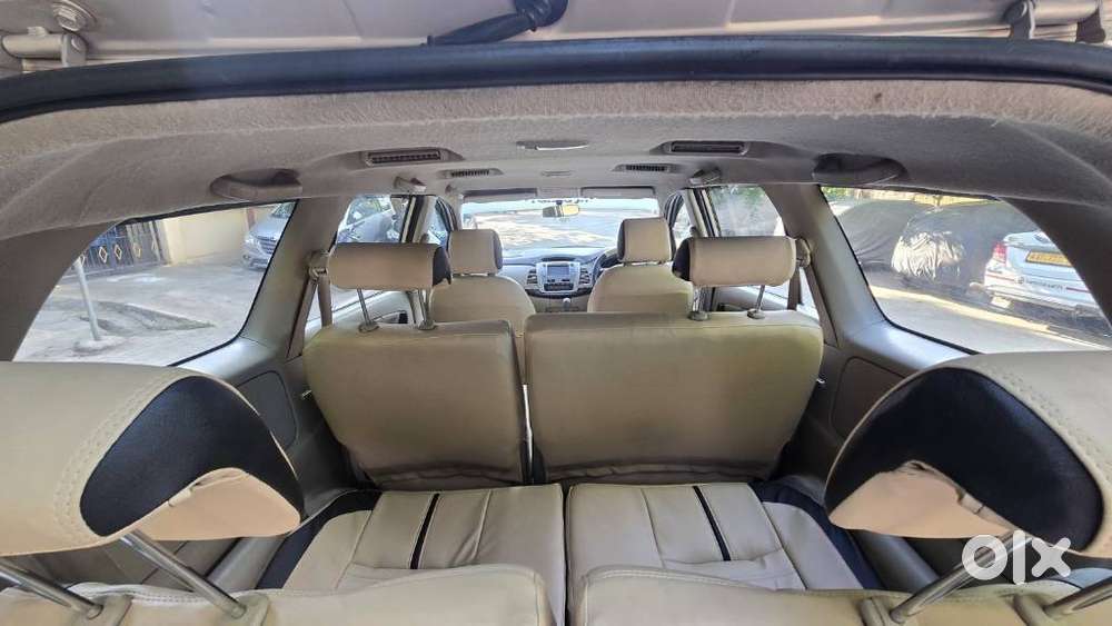 Toyota Innova 2.5 V 8 Str, 2012, Diesel