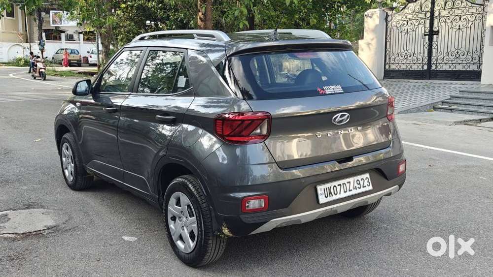 Hyundai Venue 1.2 S (o), 2021, Petrol