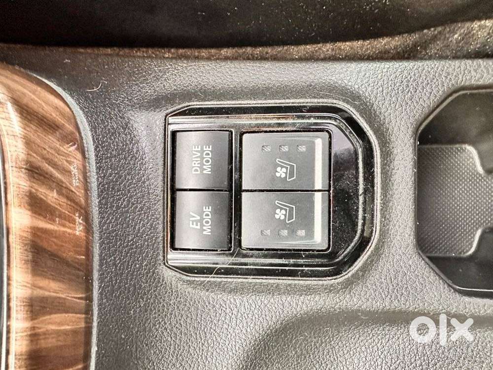 Maruti Suzuki Grand Vitara 1.5 Alpha Smart Hybrid At, 2022, Petrol