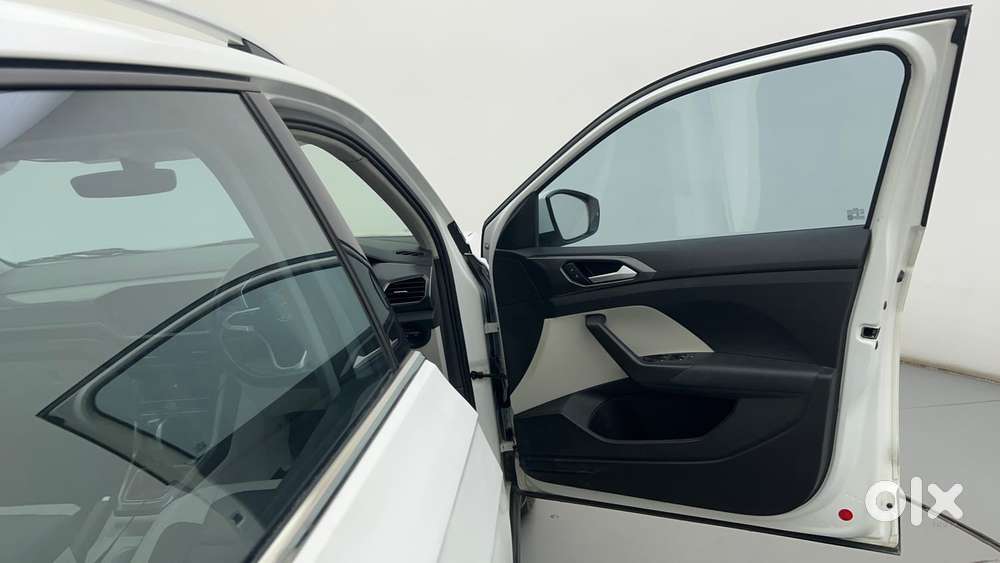 Volkswagen Taigun Topline 1.0 Tsi At (electric Seats), 2023, Petrol