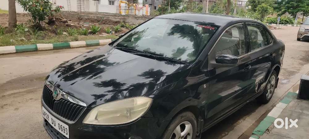 Skoda Rapid Elegance 2013