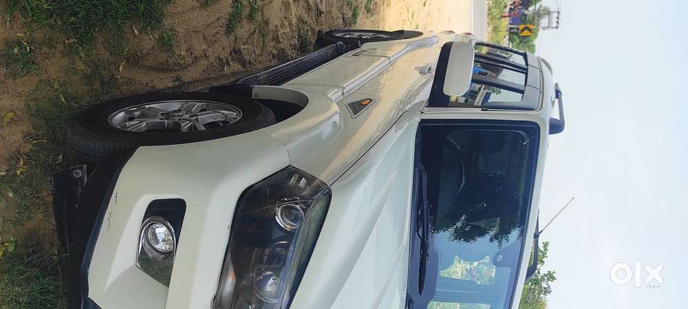 Mahindra Scorpio S10