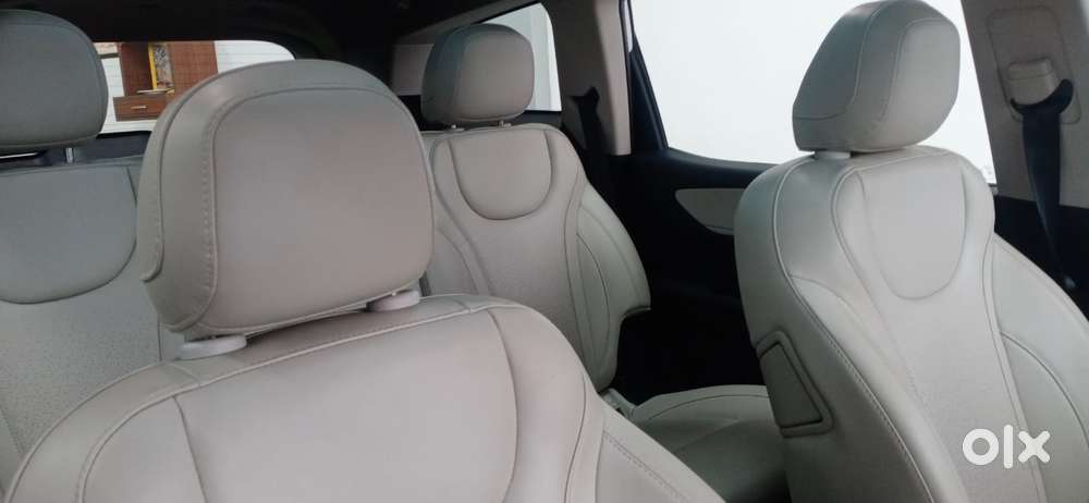 Mahindra Xuv700 2.0 Ax 7 Petrol At Luxury Pack Str, 2024, Petrol