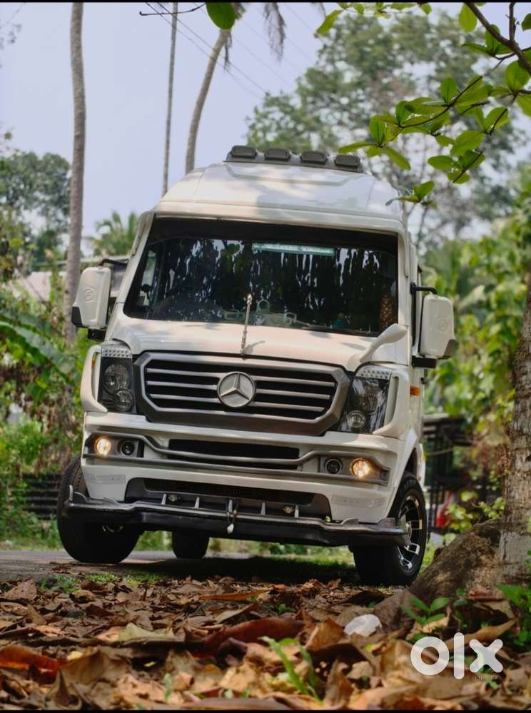 Tempo Traveller 2016