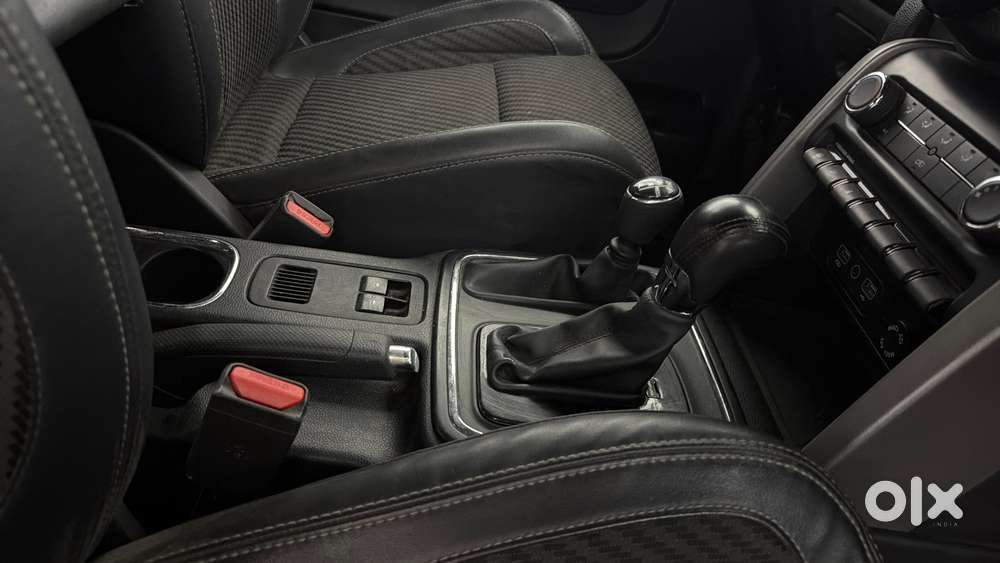 Mahindra Thar Lx 4-str Convertible At, 2021, Petrol