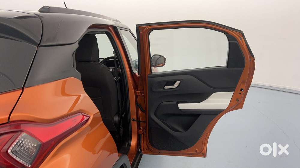 Tata Punch 1.2 Revotron Creative Dual Tone, 2023, Petrol