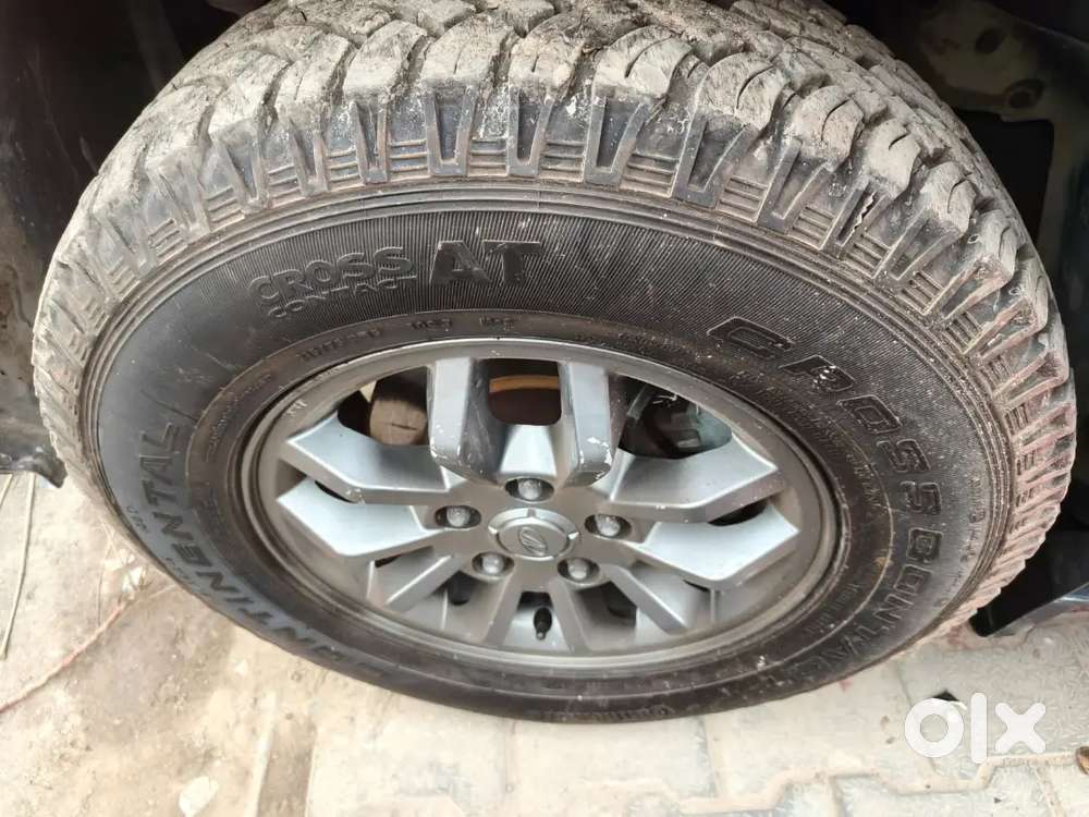 Mahindra Tuv 300 2017 Diesel 80000 Km Driven
