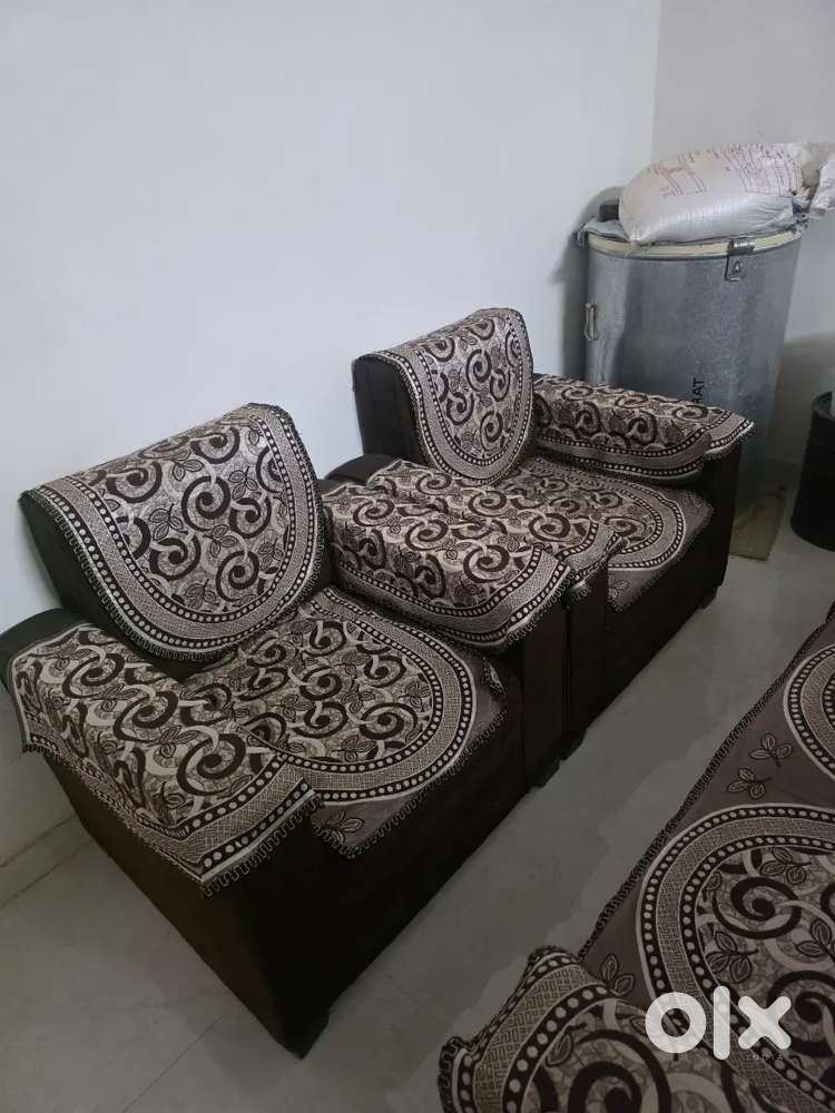 USED SOFA 5 SEATER