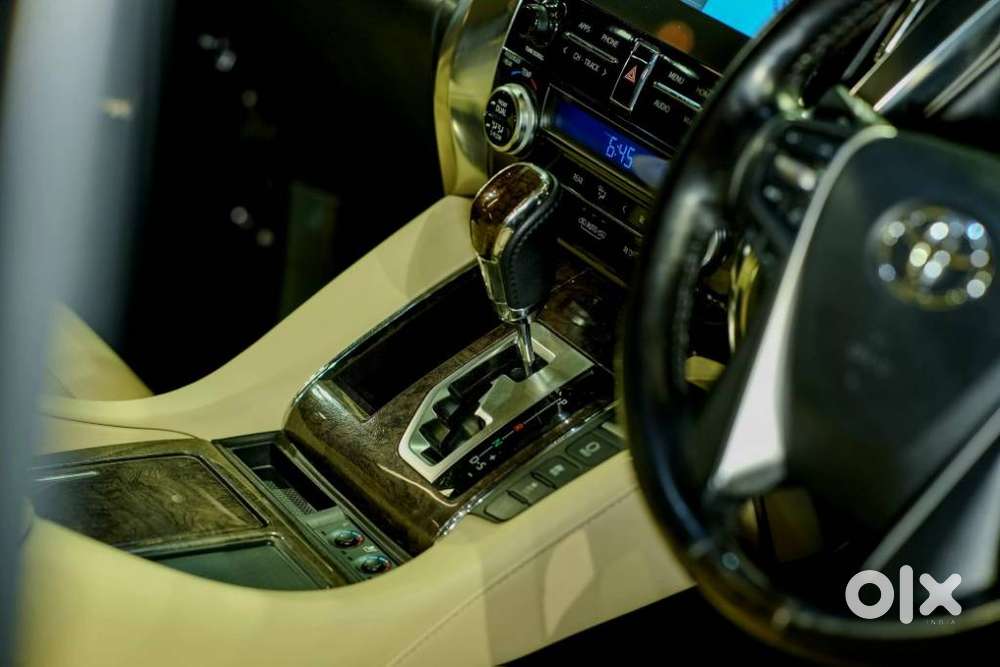Toyota Vellfire 2.5 Executive Lounge, 2021, Petrol