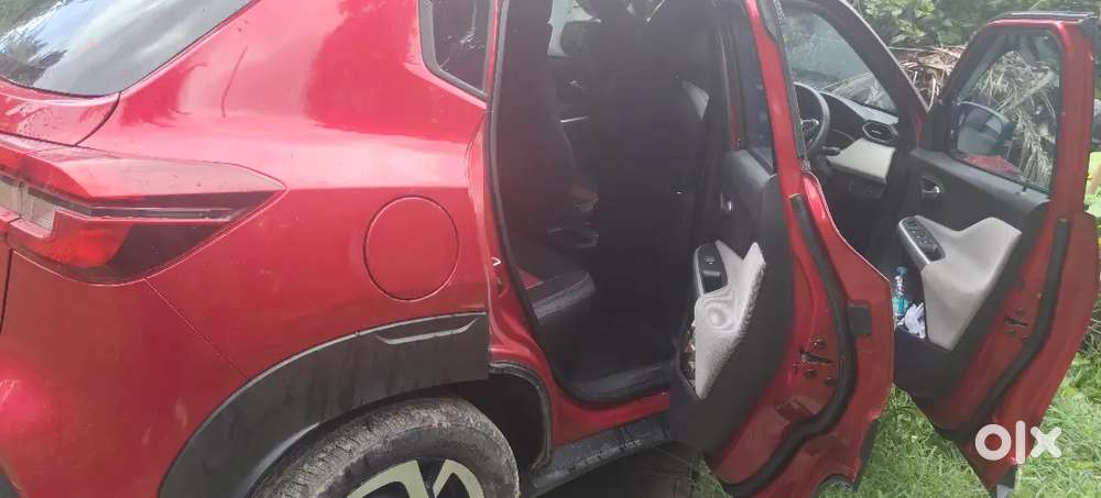 Nissan Magnite Petrol Good & Brand New Condition.
*wireless Available