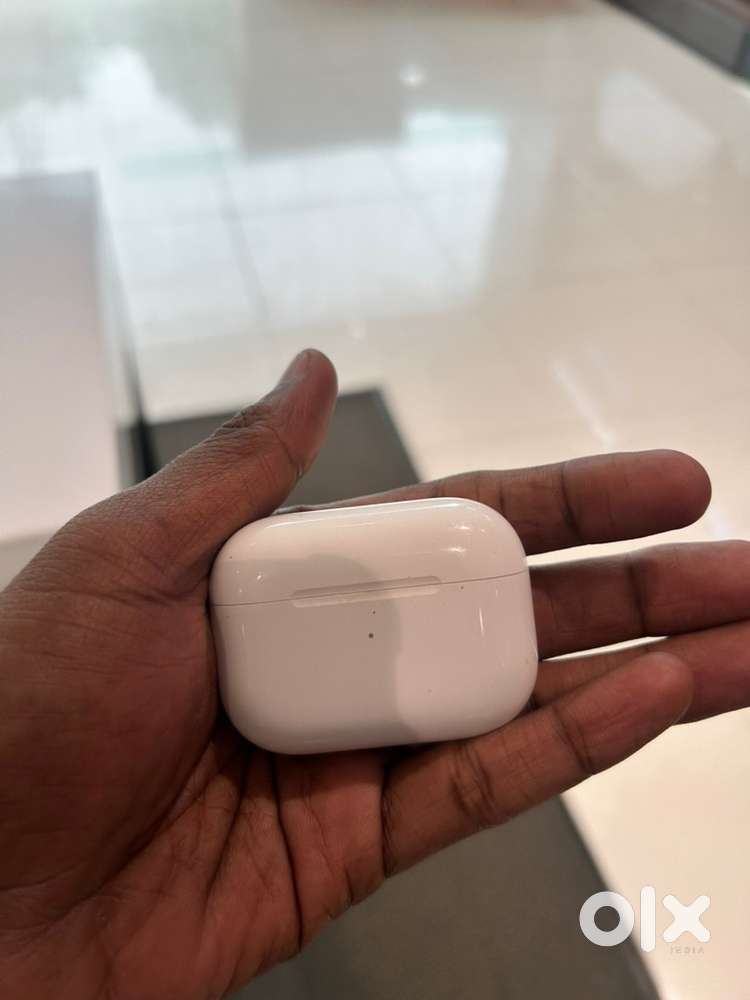 Apple AirPods 2nd Gen with Noise Cancellation