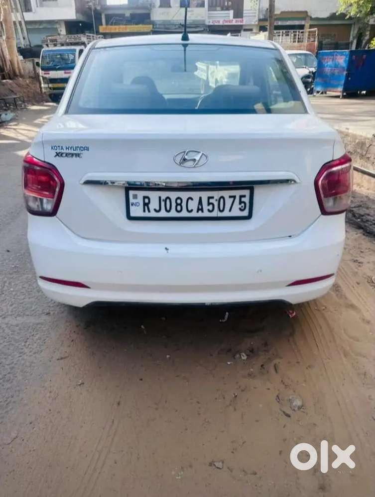 Hyundai Xcent 2015 Diesel 105000 Km Driven