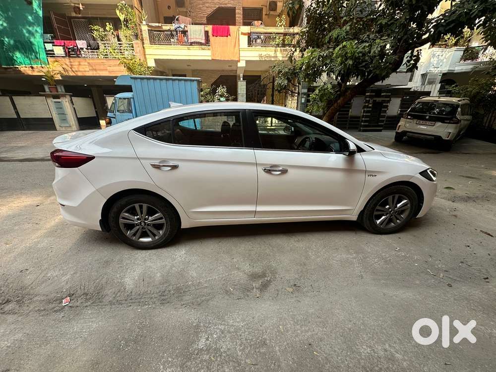 Hyundai New Elantra 2017 Petrol At 52000 Km Driven Mint Condition