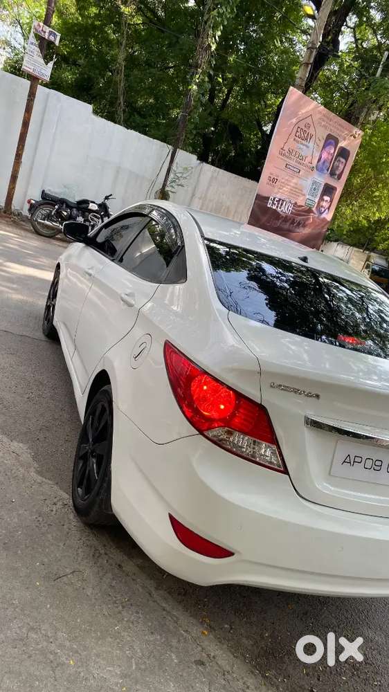 Hyundai Fluidic Verna 2011 Diesel Manual