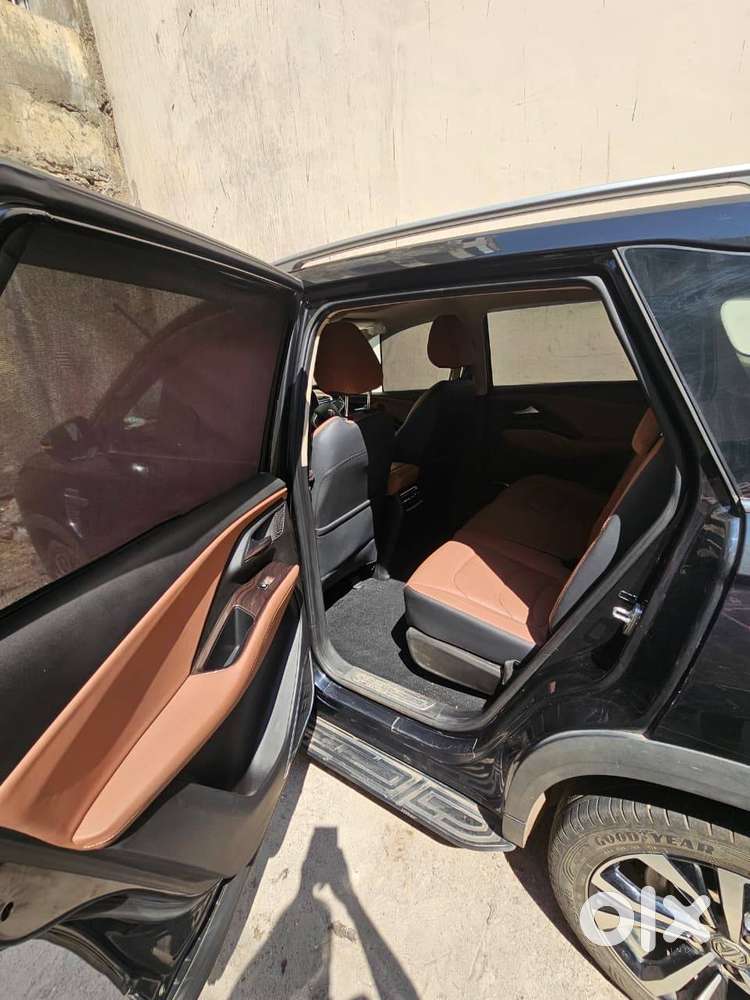 Mg Hector Plus Petrol Well Maintained  Doctor Car