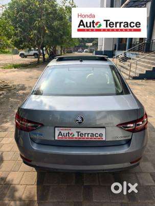 Skoda Superb 1.8 Elegance Tsi At, 2016, Petrol