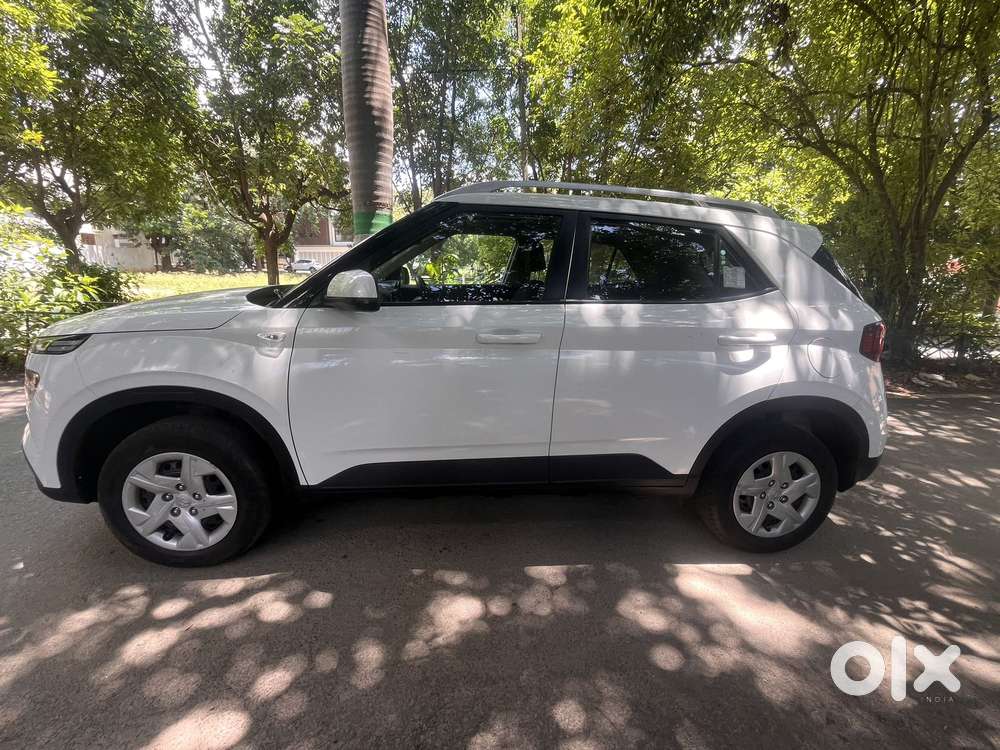 Hyundai Venue 1.2 S Plus, 2019, Petrol