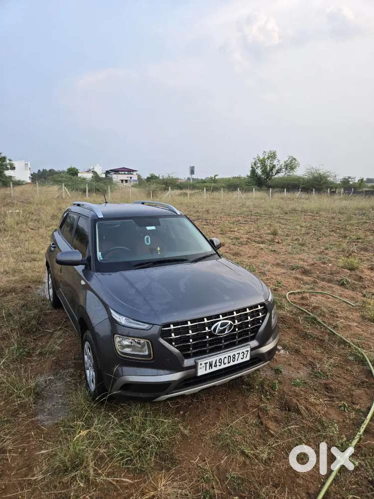 Hyundai Venue 2021 Petrol Well Maintained