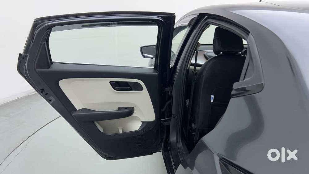 Tata Altroz 1.2 Xt, 2021, Petrol