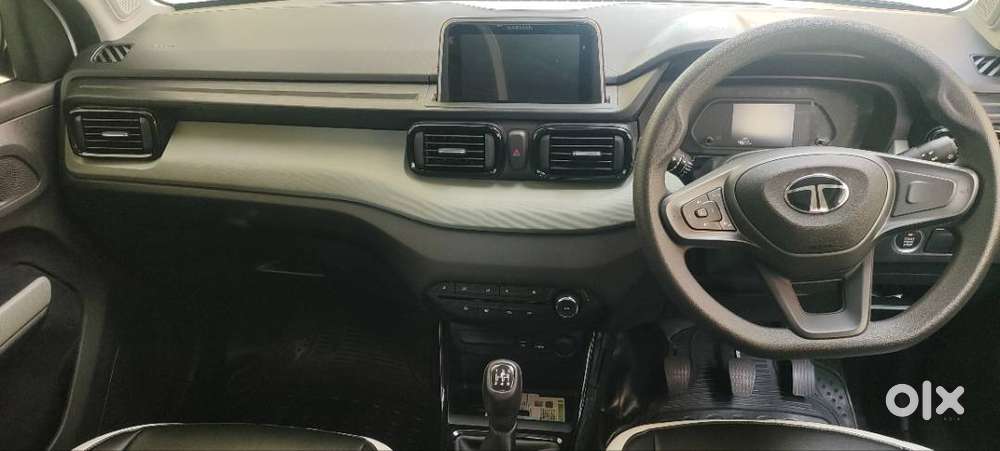Bought In December 2024... Only 7500km Driven.. Sunroof Available