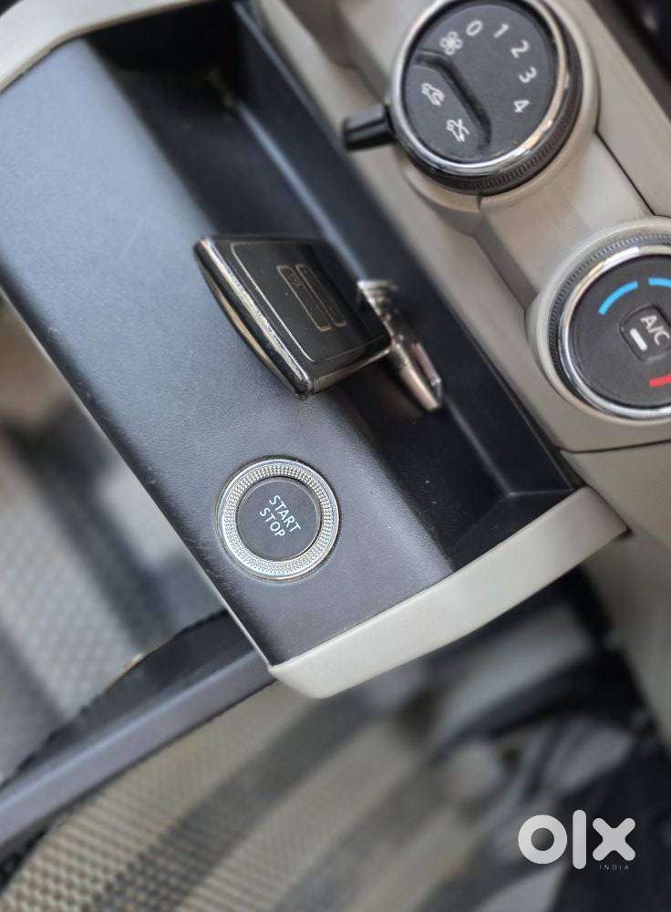 Renault Triber Rxz, 2023, Petrol