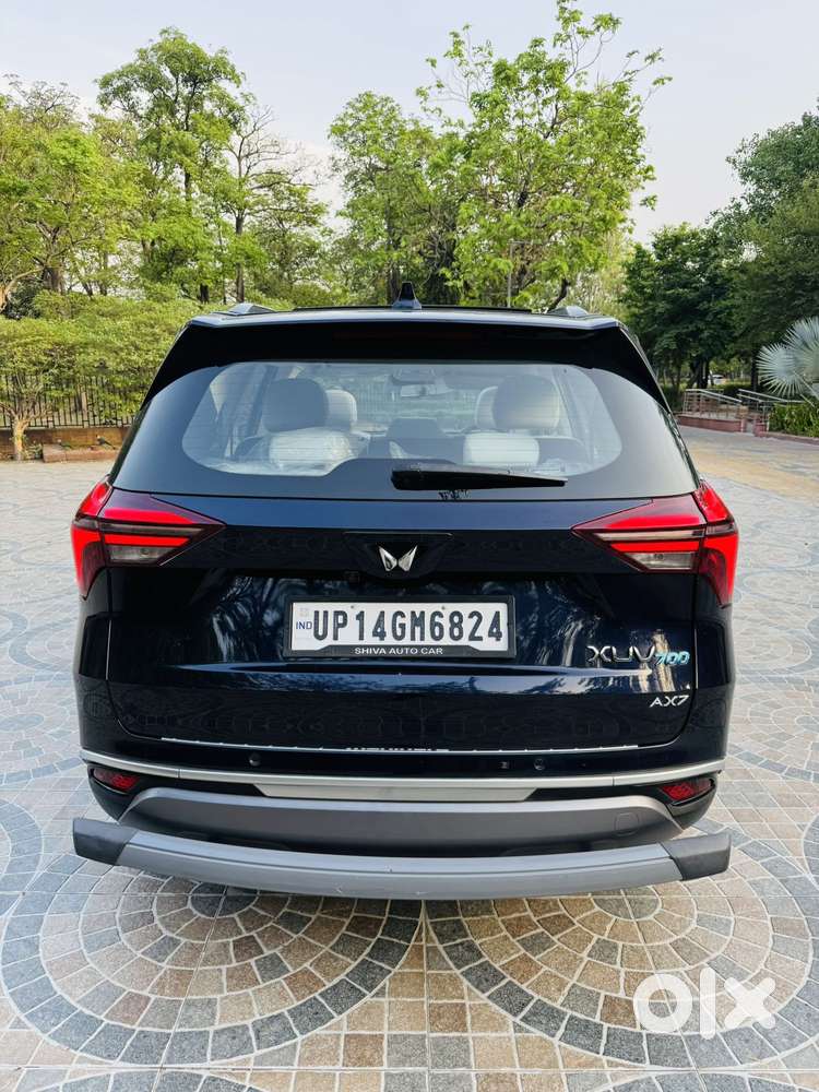 Mahindra Xuv700 2.0 Ax 7 Petrol Mt Str, 2025, Petrol