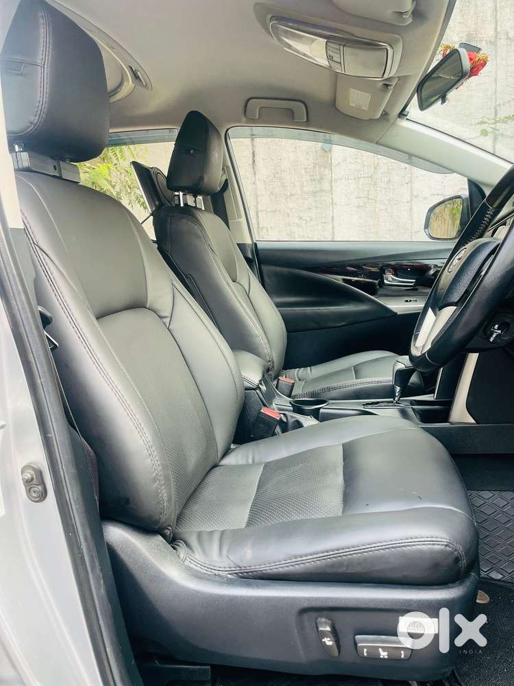 Toyota Innova Crysta 2.8z Automatic, 2016, Diesel