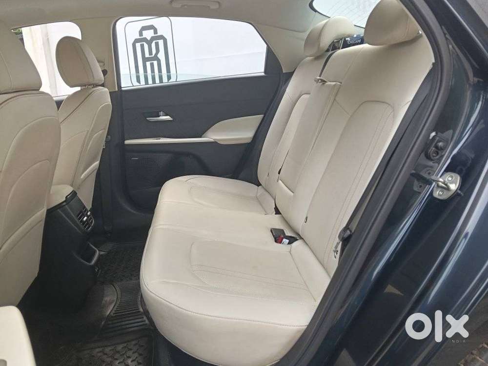 Hyundai Verna Sx (o) 1.5 Vtvt Ivt [2023 - 2026], 2024, Petrol
