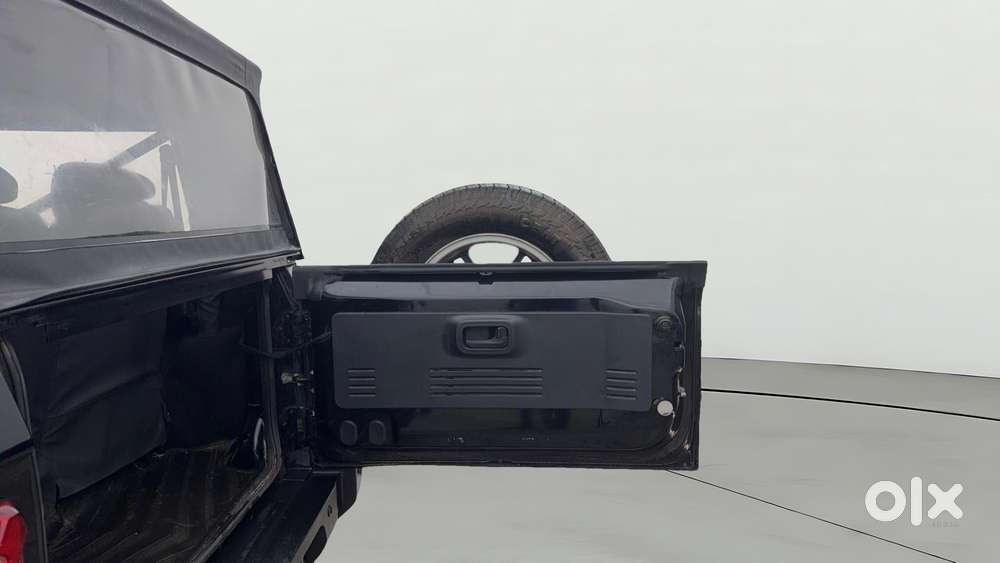 Mahindra Thar Lx 4-str Convertible At, 2022, Petrol