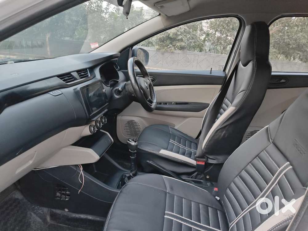 Renault Triber Rxt, 2023, Petrol