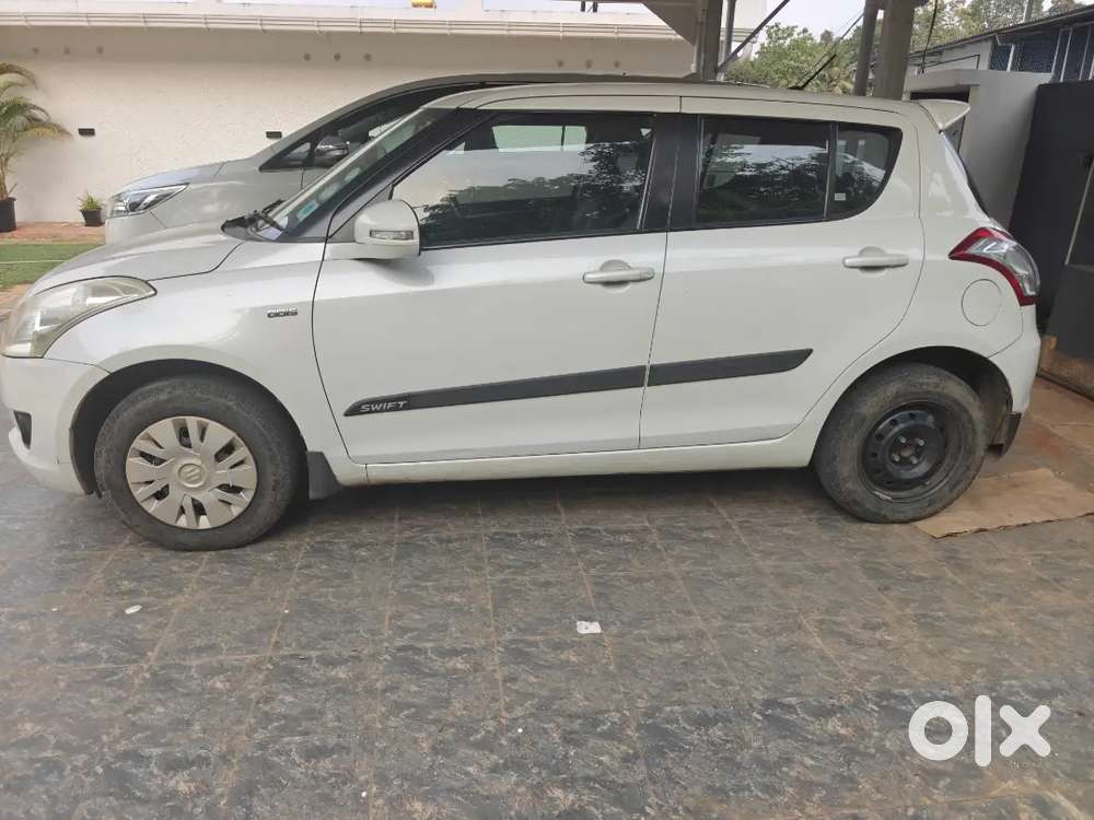 Maruti Suzuki Swift 2011 Diesel 130000 Km Driven
