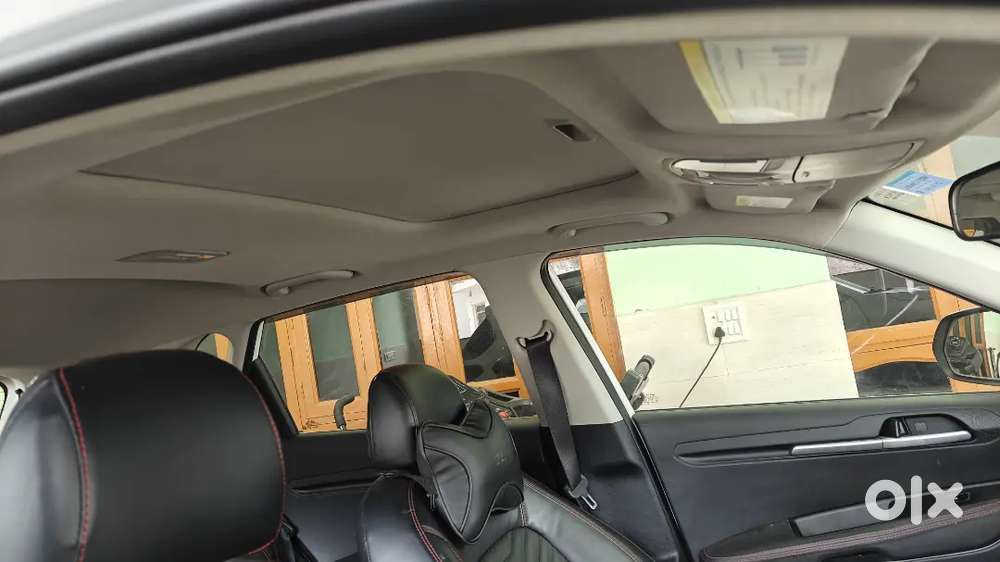 Htk + Turbo 1.0 Imt ( Sunroof )  Brand New Condition