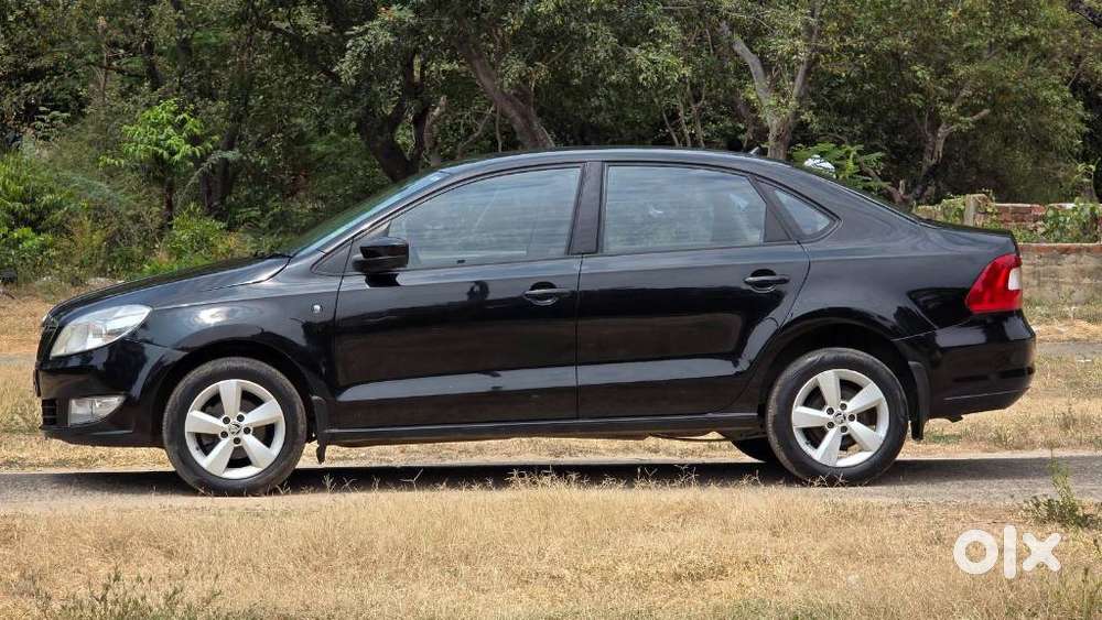 Skoda Rapid 1.6 Mpi At Elegance, 2015, Petrol