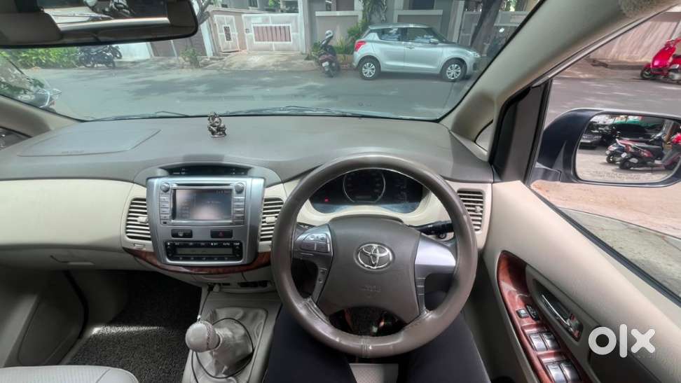 Toyota Innova 2.5 V 8 Str, 2014, Diesel