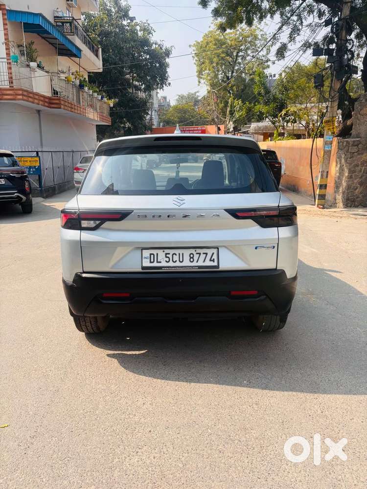 Maruti Suzuki Brezza 1.5 Lxi Smart Hybrid, 2023, Petrol