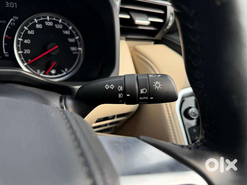 Toyota Land Cruiser Zx Petrol, 2025, Petrol