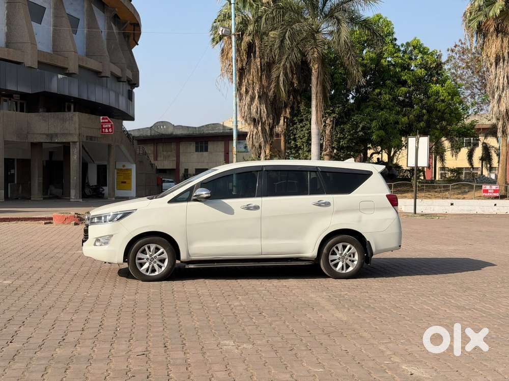 Toyota Innova Crysta 2.8 Z, 2017, Diesel